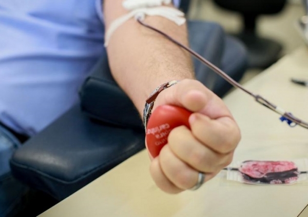 Bancos de sangue alertam para redução de estoques nos feriados prolongados